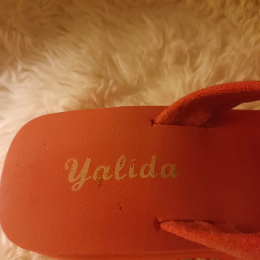 🌸2/$25 YALIDA Hot Pink Thick Wedge Flip Flops 3.5" (NOT ORANGE) - Picture 4 of 6